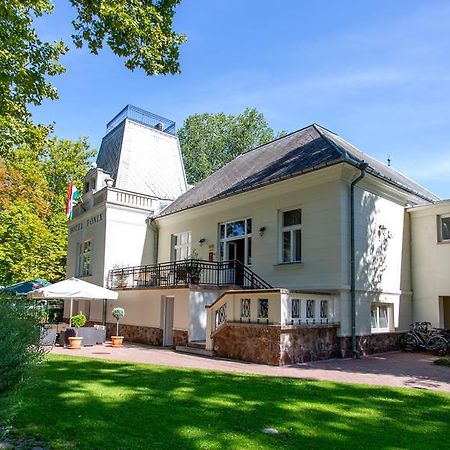 Fonix Hotel Balatonföldvár エクステリア 写真