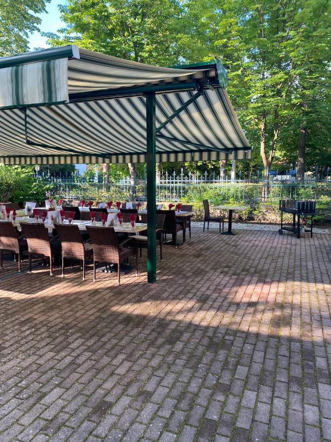 Fonix Hotel Balatonföldvár エクステリア 写真