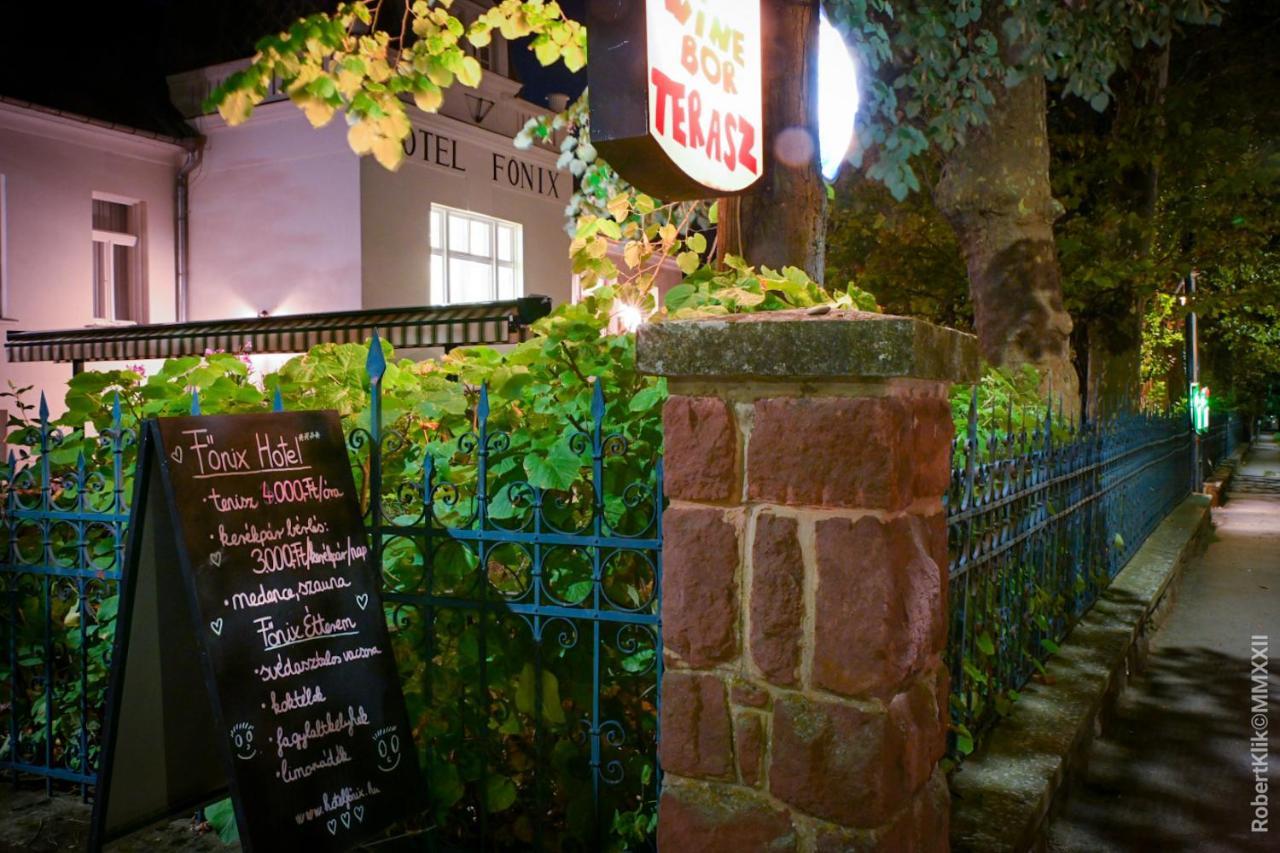 Fonix Hotel Balatonföldvár エクステリア 写真