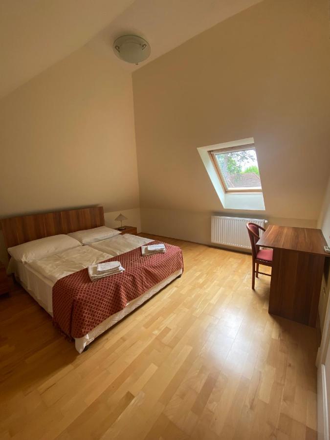 Fonix Hotel Balatonföldvár エクステリア 写真
