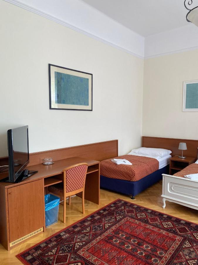 Fonix Hotel Balatonföldvár エクステリア 写真
