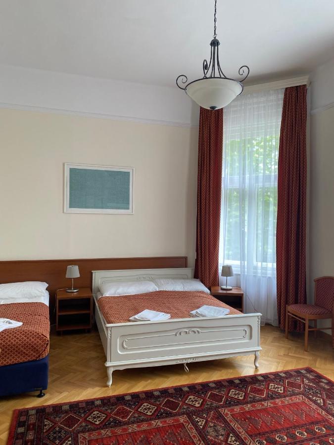 Fonix Hotel Balatonföldvár エクステリア 写真
