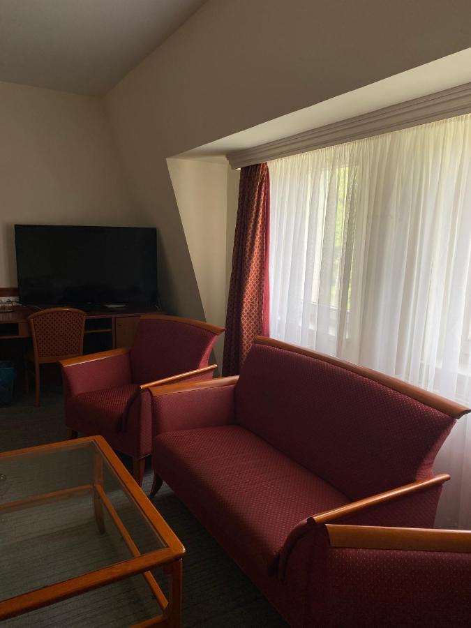 Fonix Hotel Balatonföldvár エクステリア 写真