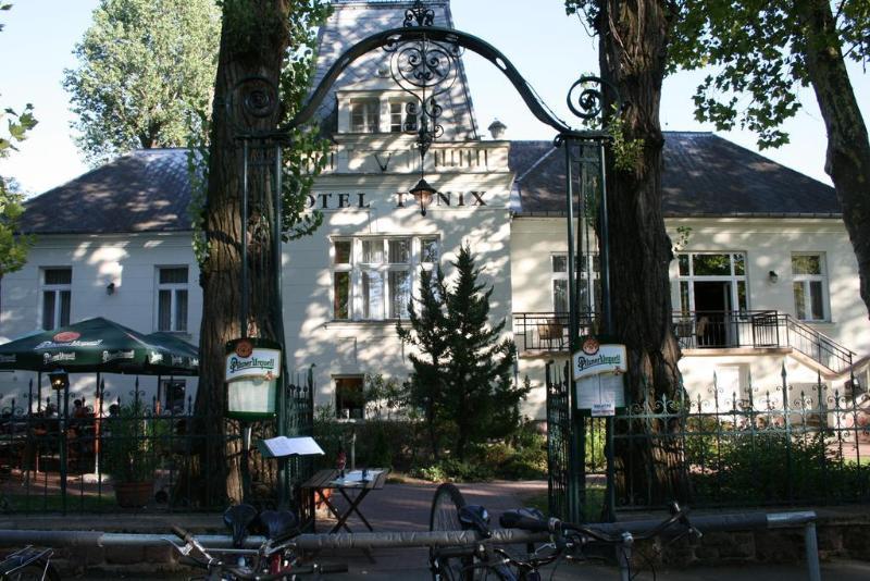 Fonix Hotel Balatonföldvár エクステリア 写真