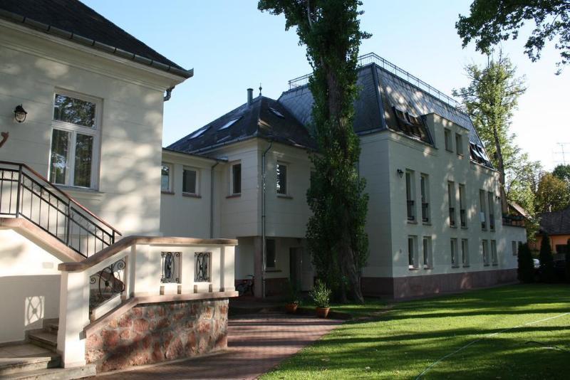 Fonix Hotel Balatonföldvár エクステリア 写真
