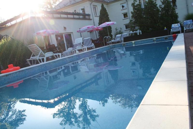 Fonix Hotel Balatonföldvár エクステリア 写真