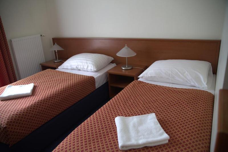Fonix Hotel Balatonföldvár エクステリア 写真