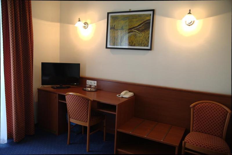 Fonix Hotel Balatonföldvár エクステリア 写真