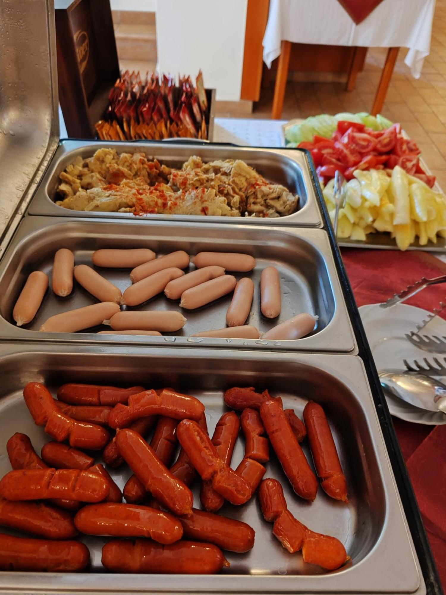 Fonix Hotel Balatonföldvár エクステリア 写真
